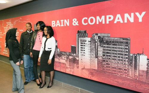 Mba Jobs Bain Co Wants To Hire A Record Number Of Consultants