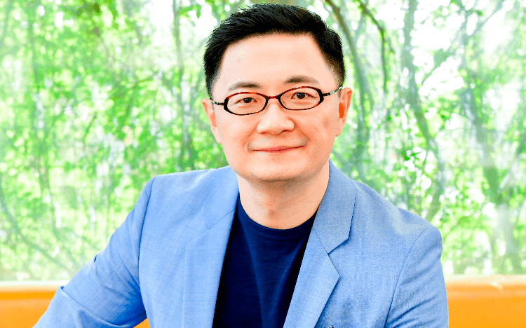 Leo Liu became a top mobile gaming CEO after graduating from the HKU-Fudan IMBA. Now, he’s the MBA’s new director