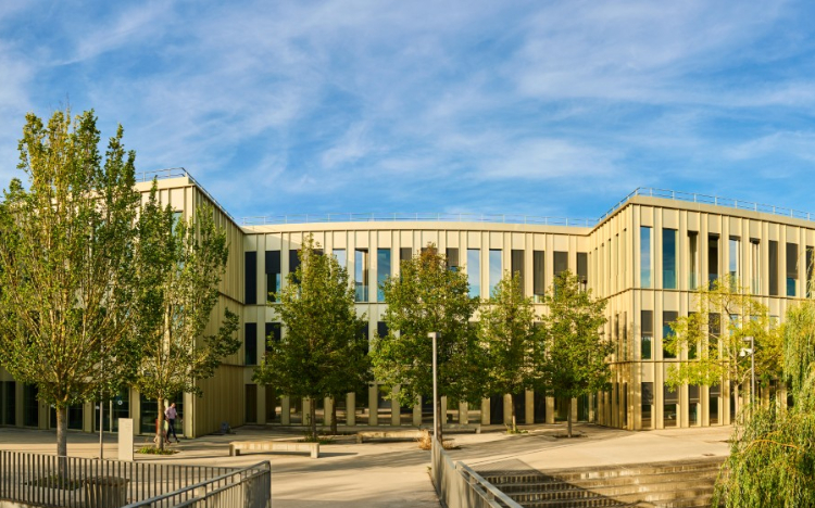 HEC Paris has just announced a new accelerated MBA program ©HEC Paris