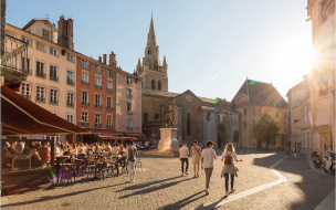 At the heart of the French Alps, Grenoble is an exciting place to go to business school © Pierre Jayet