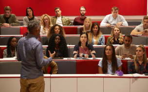 The MBA classroom is typically filled with diverse professionals from across the globe ©monkeybusinessimages / iStock