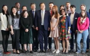 CEIBS MBA alumni were treated to one of professor Xu Bin's famous lectures